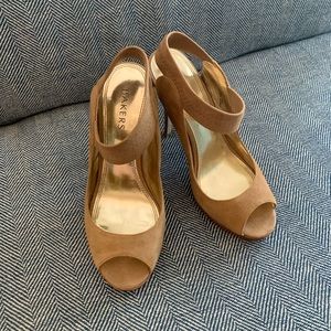 Bakers Heels | Size 8M | Style: Debbi | Tan